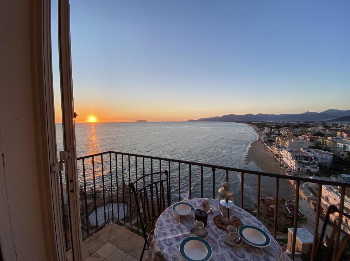 Holidaycasa Romano - Vacanza Nel Cuore Di Sperlonga Exterior photo