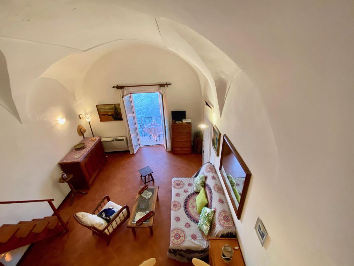 Holidaycasa Romano - Vacanza Nel Cuore Di Sperlonga Exterior photo